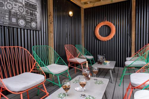 Ultimate Glam, Vintage Central Pad. Cool 70S Bar. 본머스 외부 사진