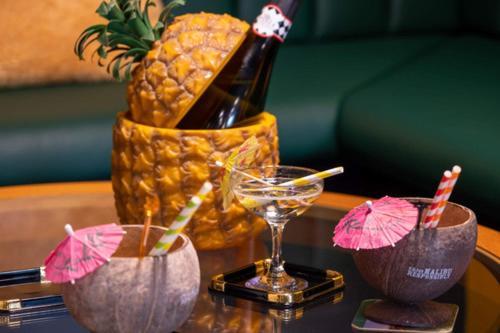 Ultimate Glam, Vintage Central Pad. Cool 70S Bar. 본머스 외부 사진
